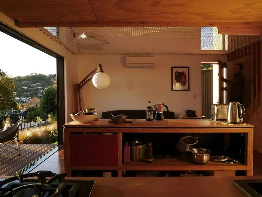 The Net Unit! Close To Center And Local Hills. Christchurch Apartment